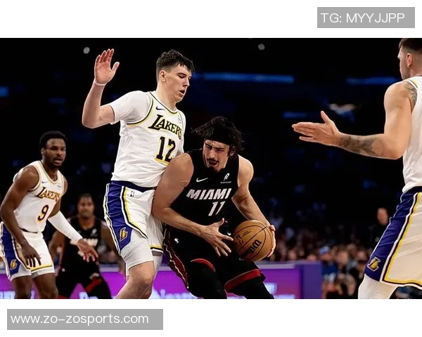 哈克斯表现出色14投7中贡献17分4篮板3助攻1盖帽助球队取得胜利